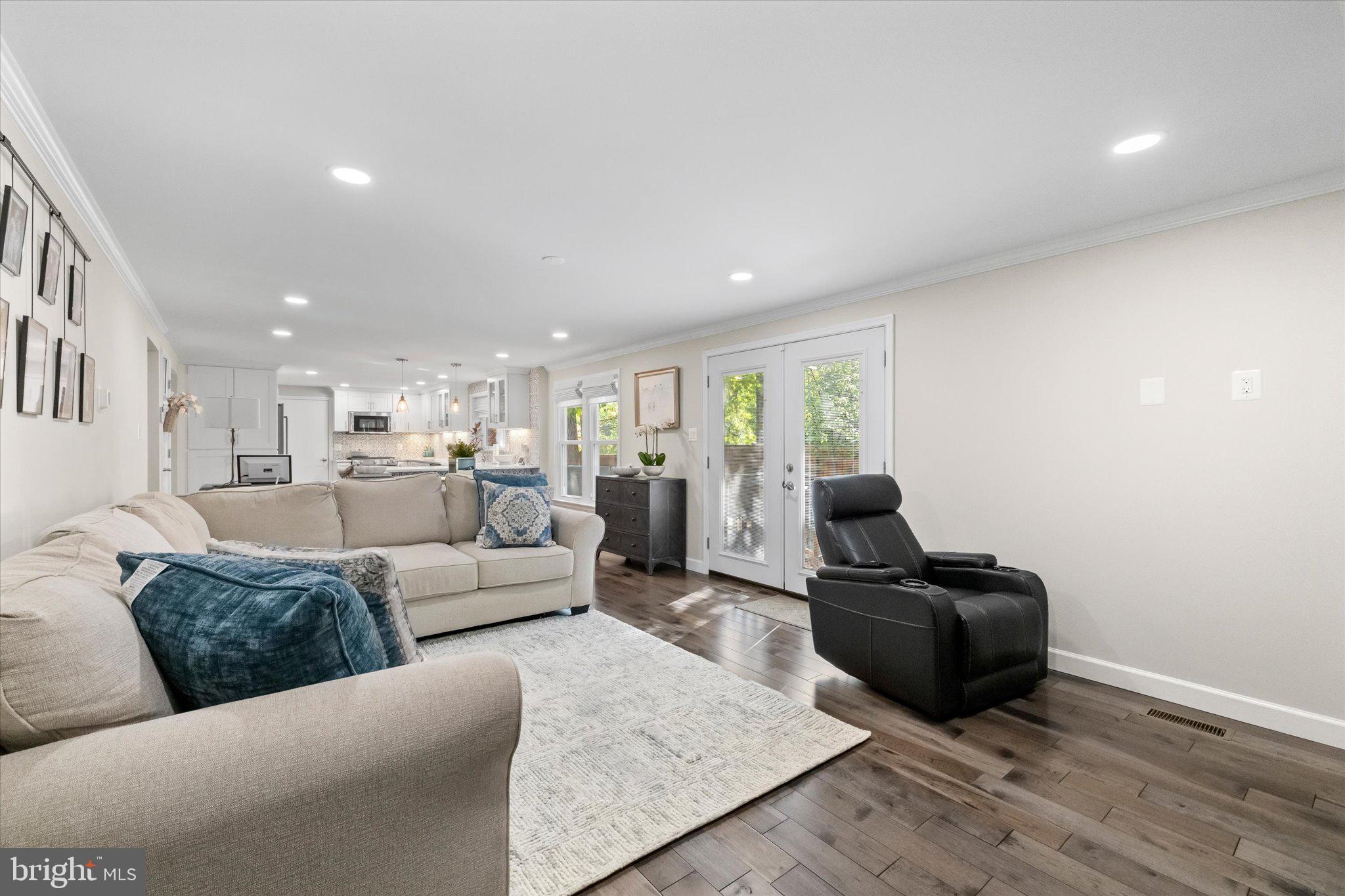 MONTCLAIR - Residential