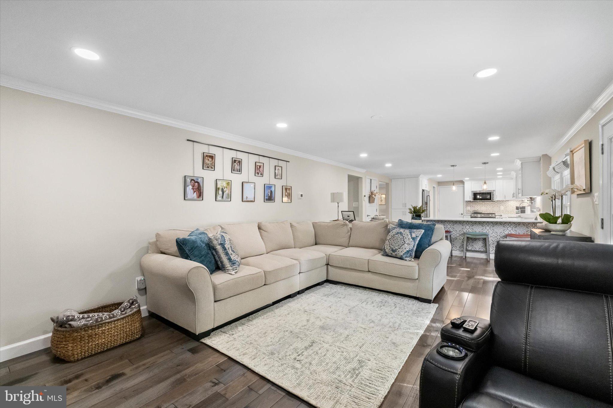 MONTCLAIR - Residential