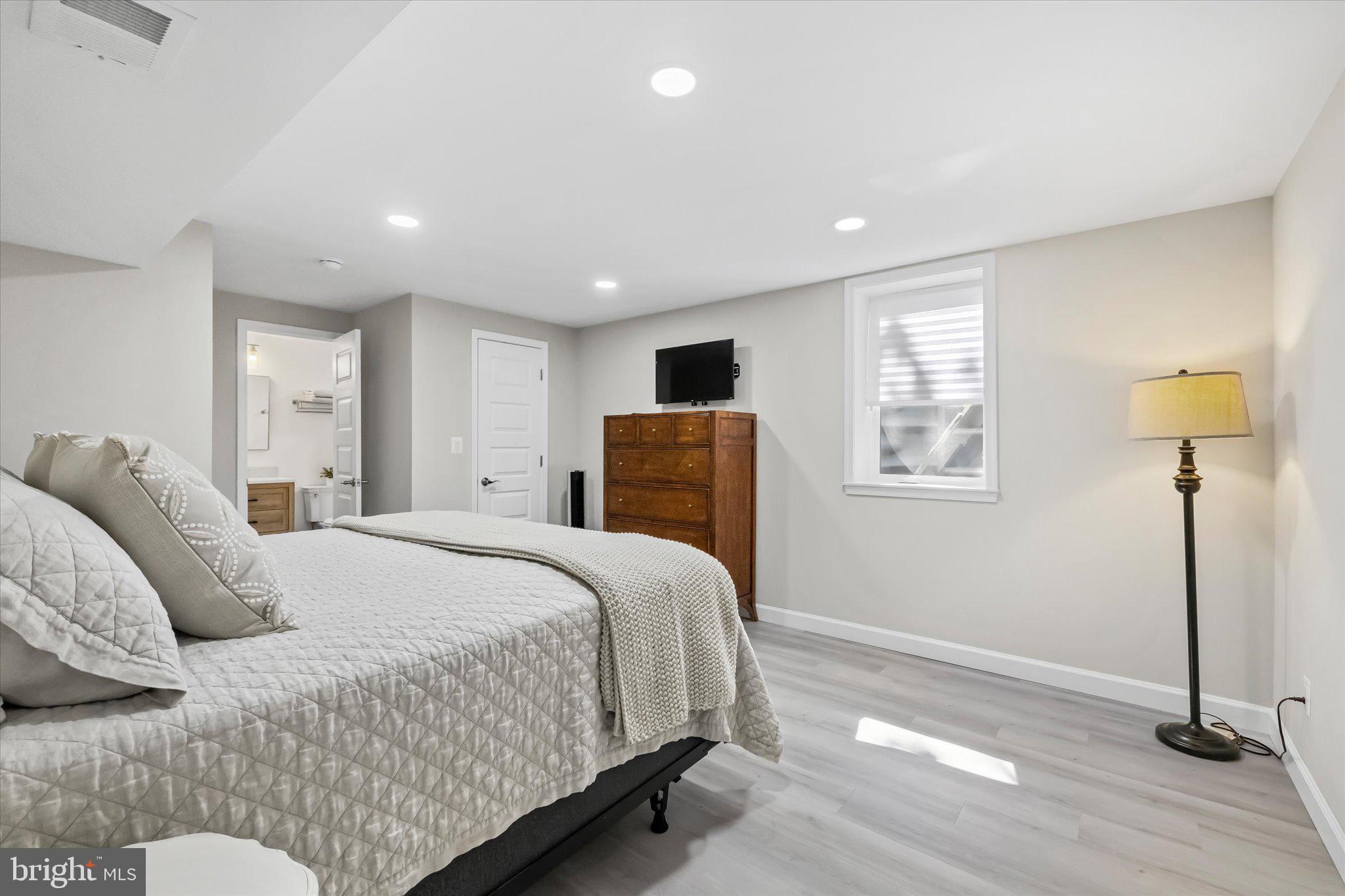 MONTCLAIR - Residential