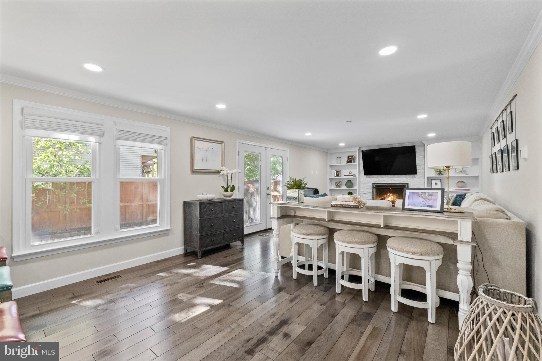 MONTCLAIR - Residential