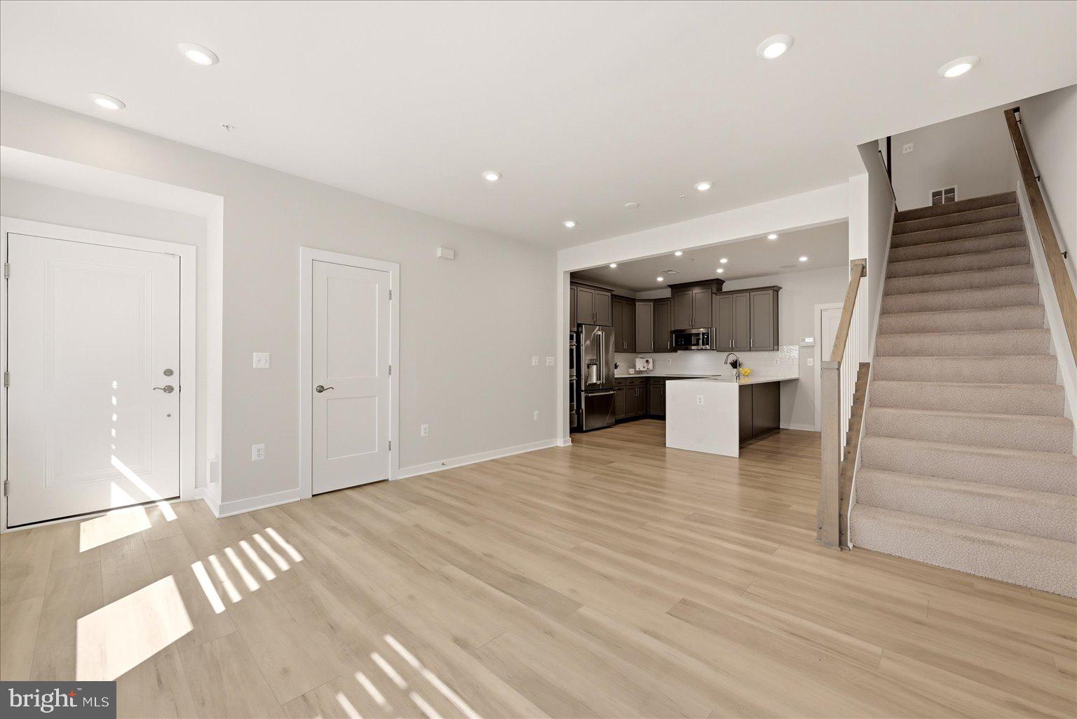 44531 WOLFHOUND SQUARE