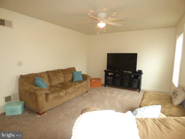 STONEGATE COMMONS - Residential