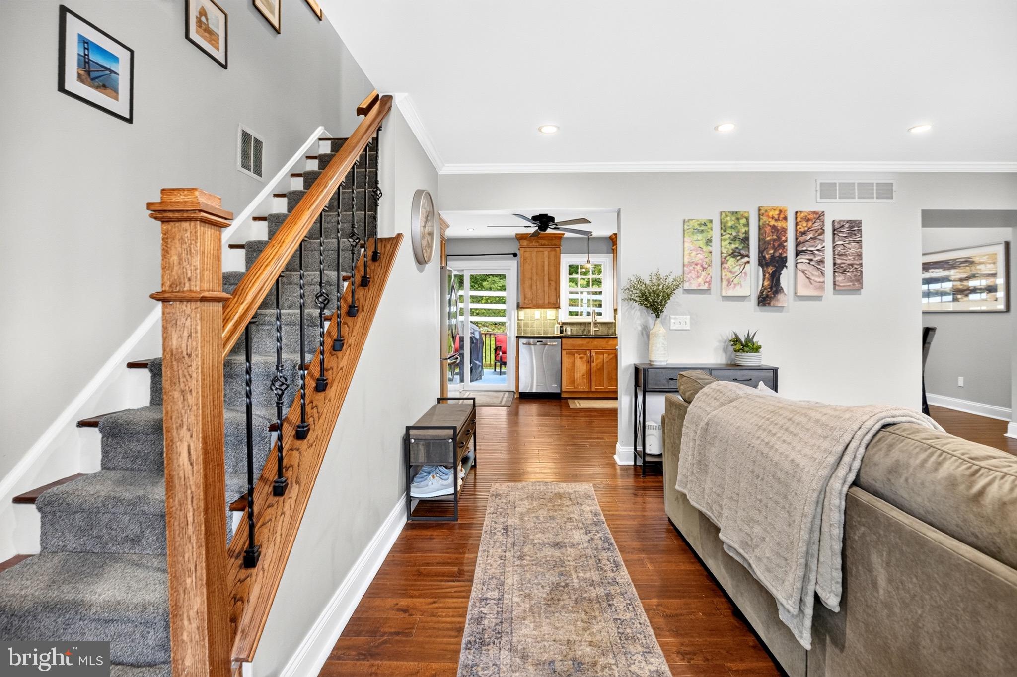 1658 HEMLOCK CIRCLE