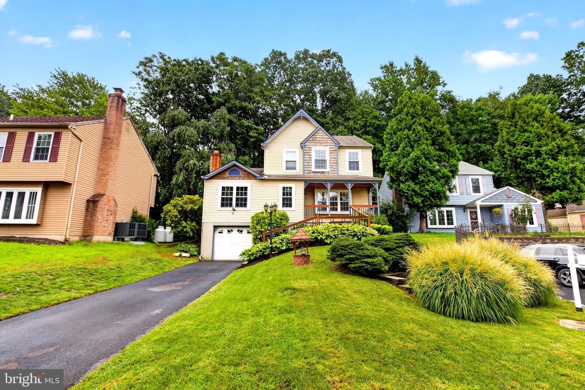 1658 HEMLOCK CIRCLE