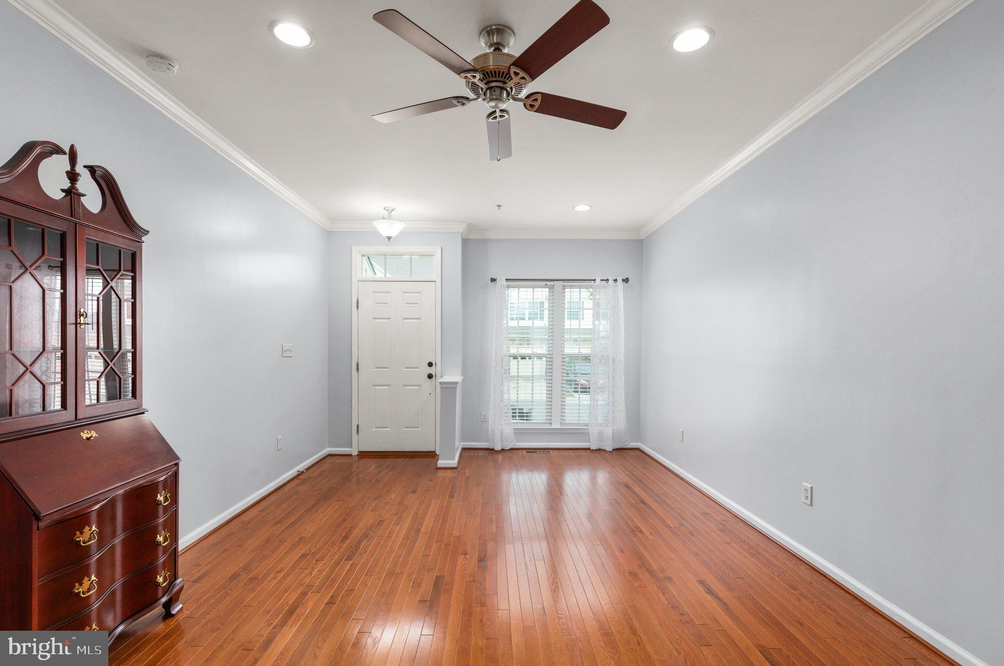 2900 LOMOND PLACE 74