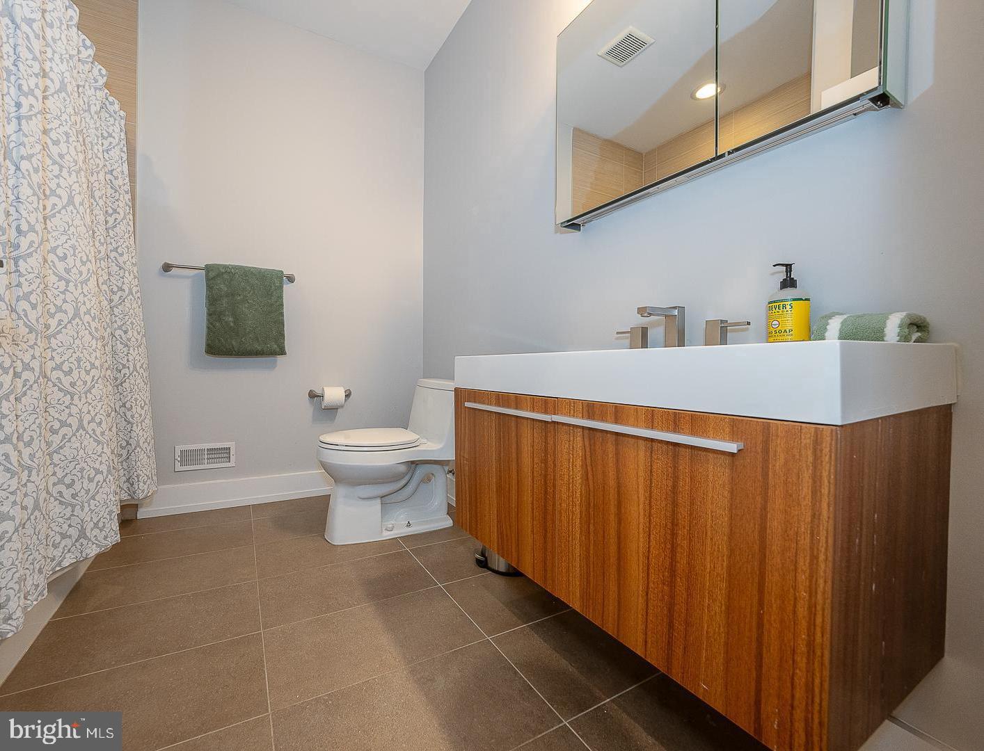 NORTHERN LIBERTIES - Residential Lease