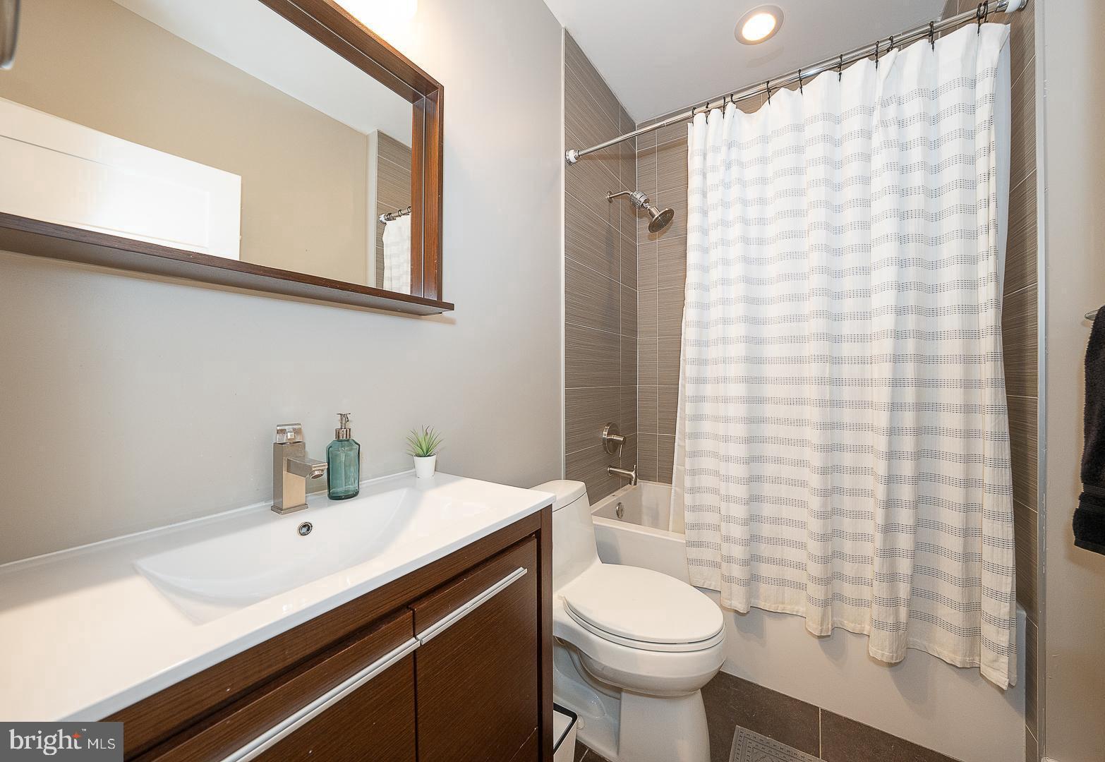 NORTHERN LIBERTIES - Residential Lease