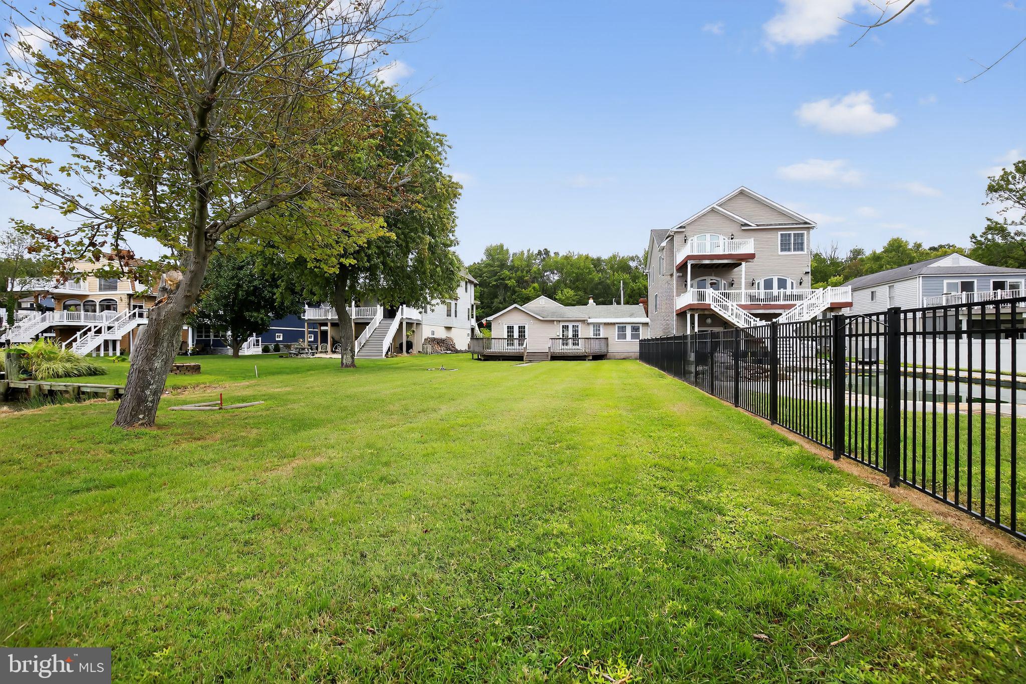 BOWLEYS QUARTERS - Residential