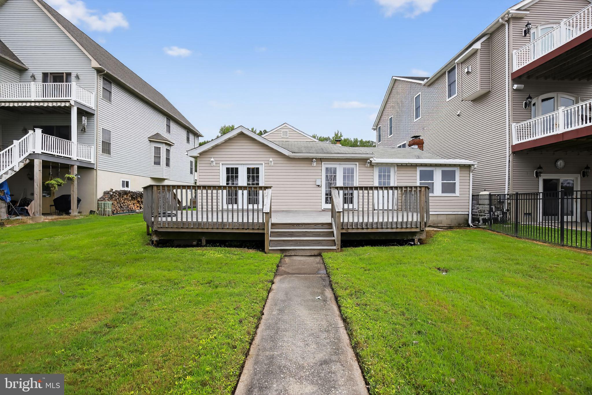 BOWLEYS QUARTERS - Residential