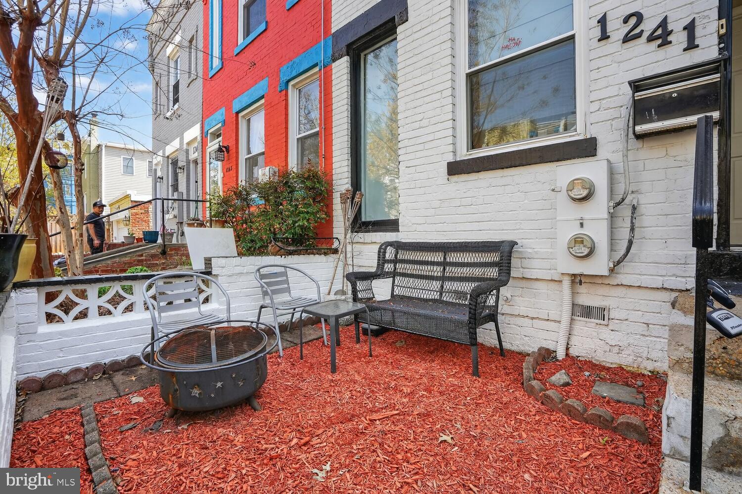 1241 DUNCAN PLACE NE