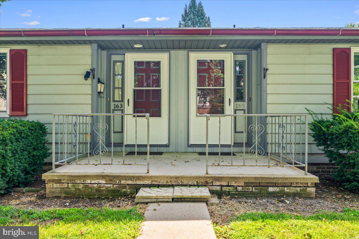 163-165 FAIRVIEW AVENUE