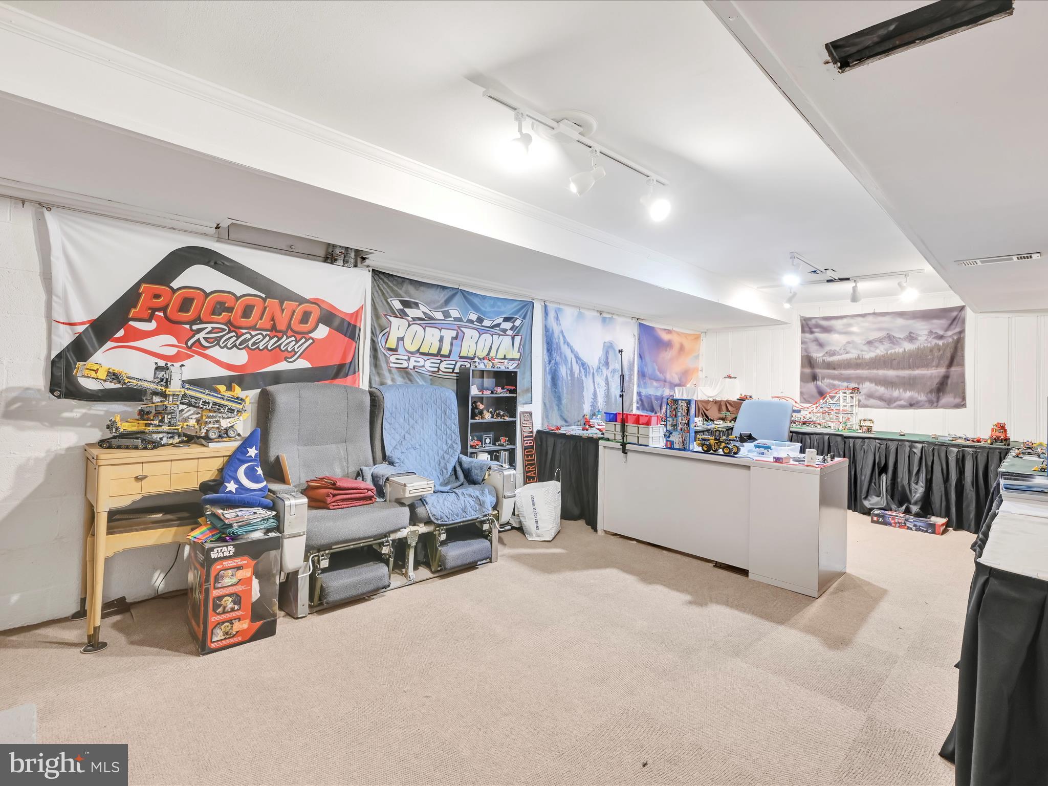 NOB HILL - Residential