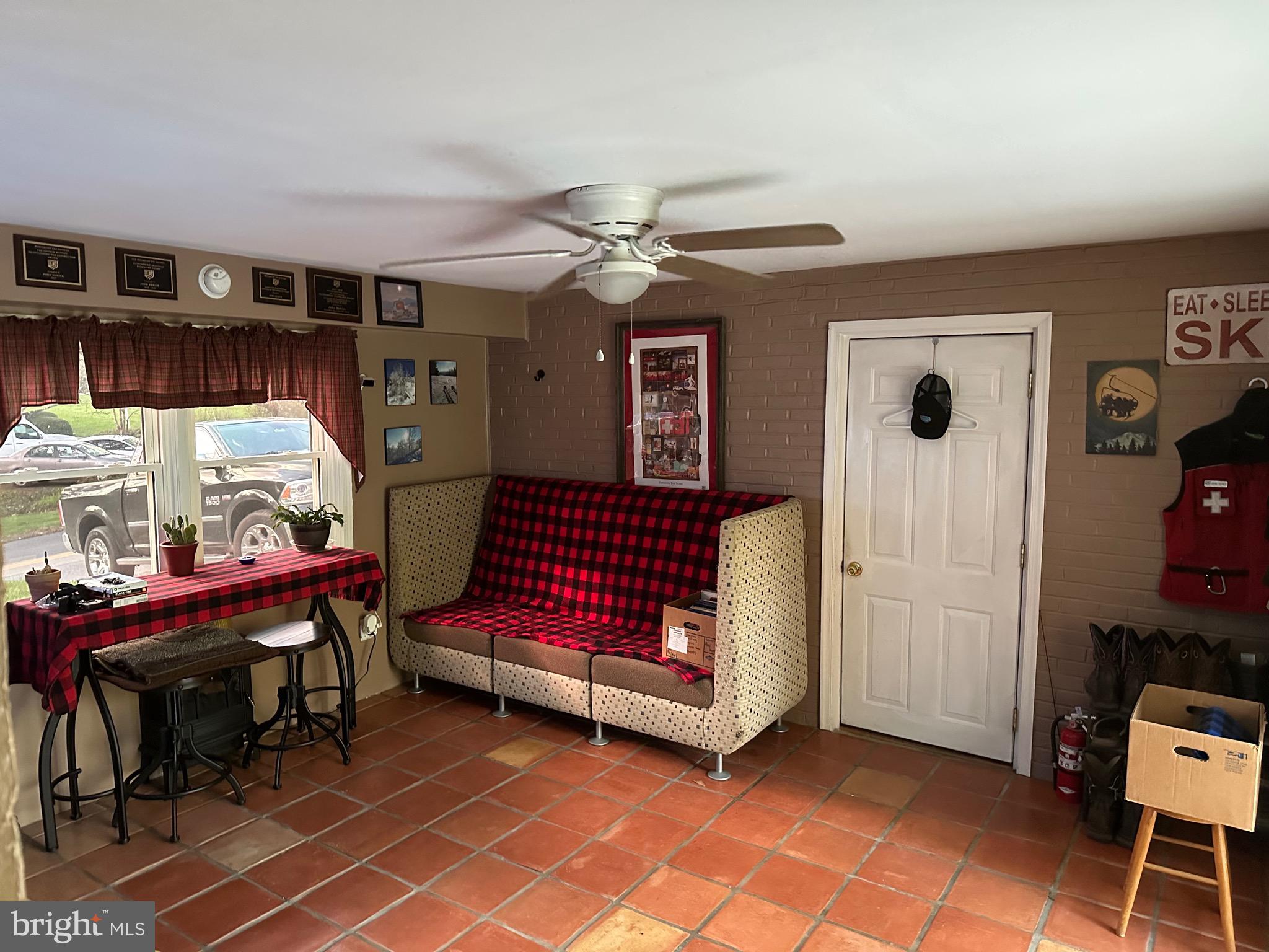 NOB HILL - Residential