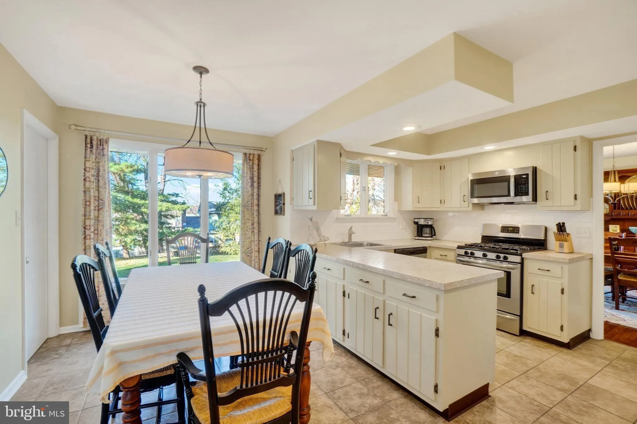 York, Pennsylvania 17402, United States, 4 Bedrooms Bedrooms, ,3 BathroomsBathrooms,Residential,Active,4208