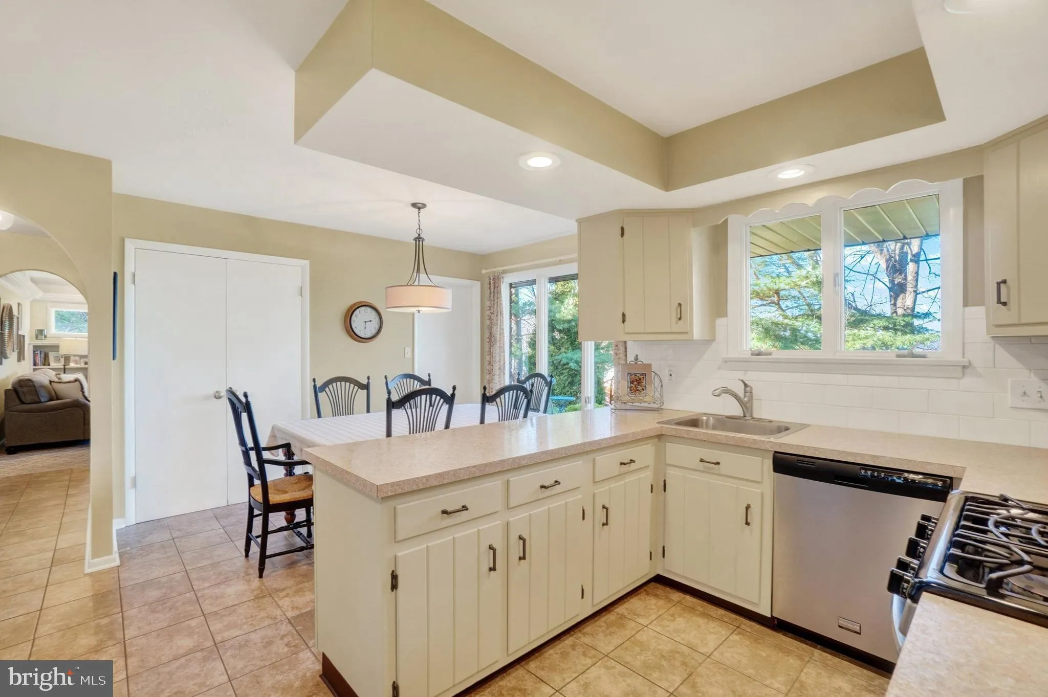 York, Pennsylvania 17402, United States, 4 Bedrooms Bedrooms, ,3 BathroomsBathrooms,Residential,Active,4208