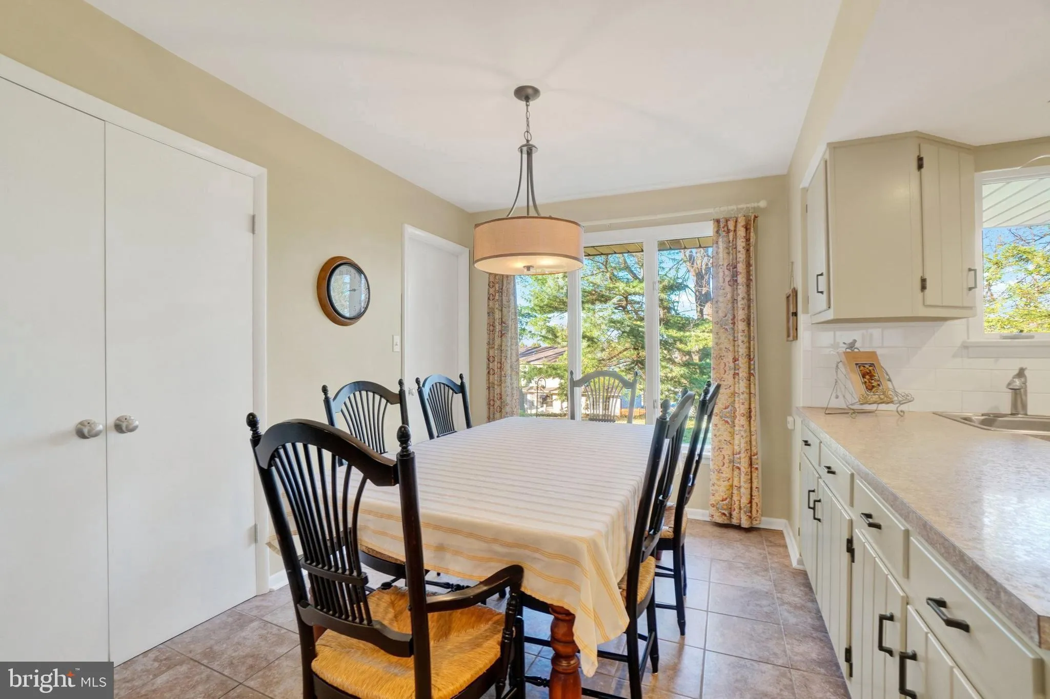 York, Pennsylvania 17402, United States, 4 Bedrooms Bedrooms, ,3 BathroomsBathrooms,Residential,Active,4208