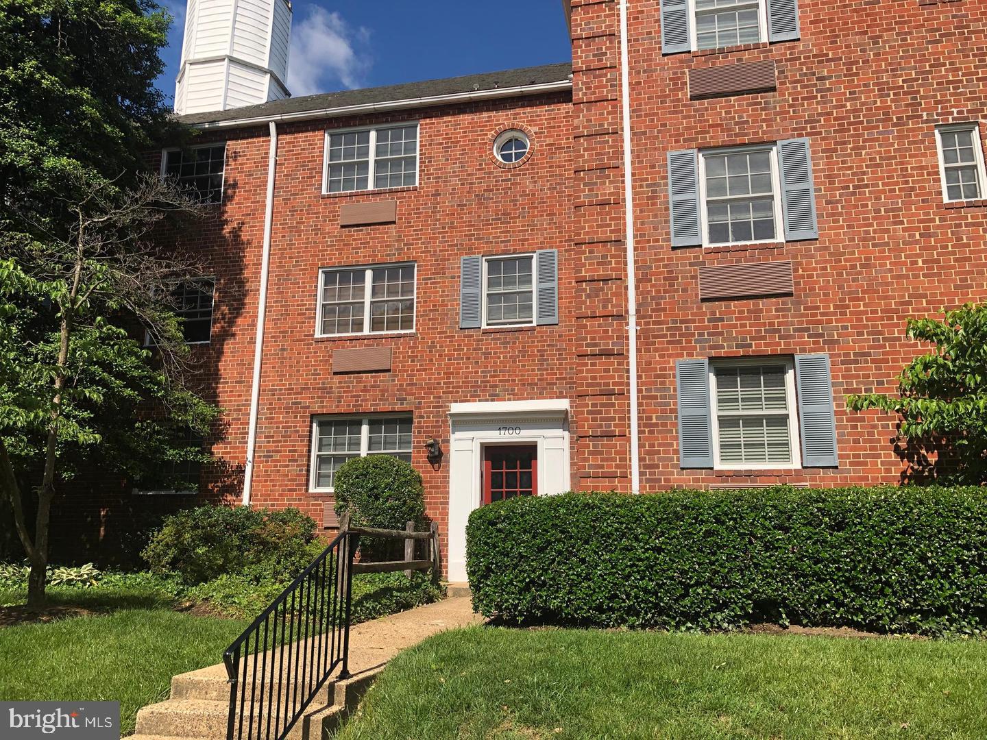 1700 W ABINGDON DRIVE 201