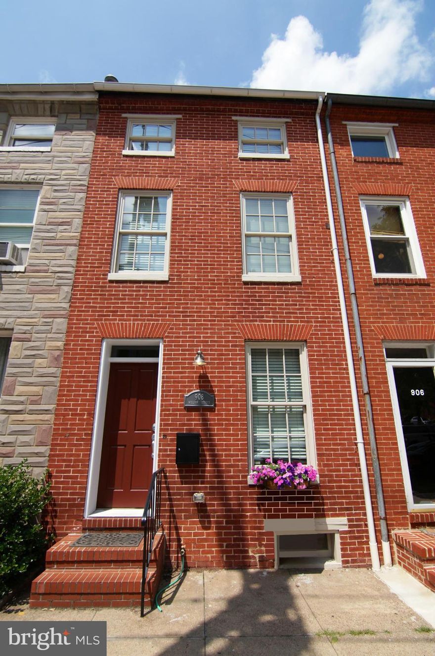 CLASSIC DETAILS MARRY W/ CLEAN, MODERN ELEMENTS TO MAKE THIS HOME THE BEST OF THE BEST. 3 BRS, 3.5 BA, LOWER LEVEL FAM ROOM, GREAT LVG RM, GOURMET KIT W/PROFESSIONAL GRADE APPLIANCES, SWEET DINING AREA OVERLOOKING BRICK PATIO & PARKING. 2ND FLR HAS 2 BRS, 2 BA & 3RD FLR IS FULL MASTER W/LUX BA & HEATED FLOORS. A SWEEPING ROOF DECK IS THE FINISHING TOUCH! 3 YRS OF TRANSFERABLE TAX CREDIT REMAIN.