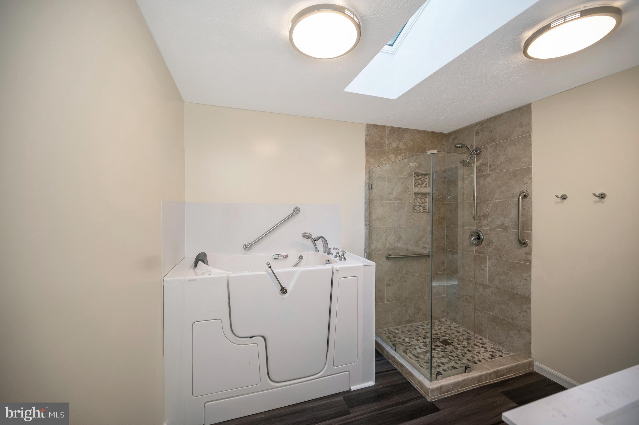 LAKE OF THE WOODS - Residential