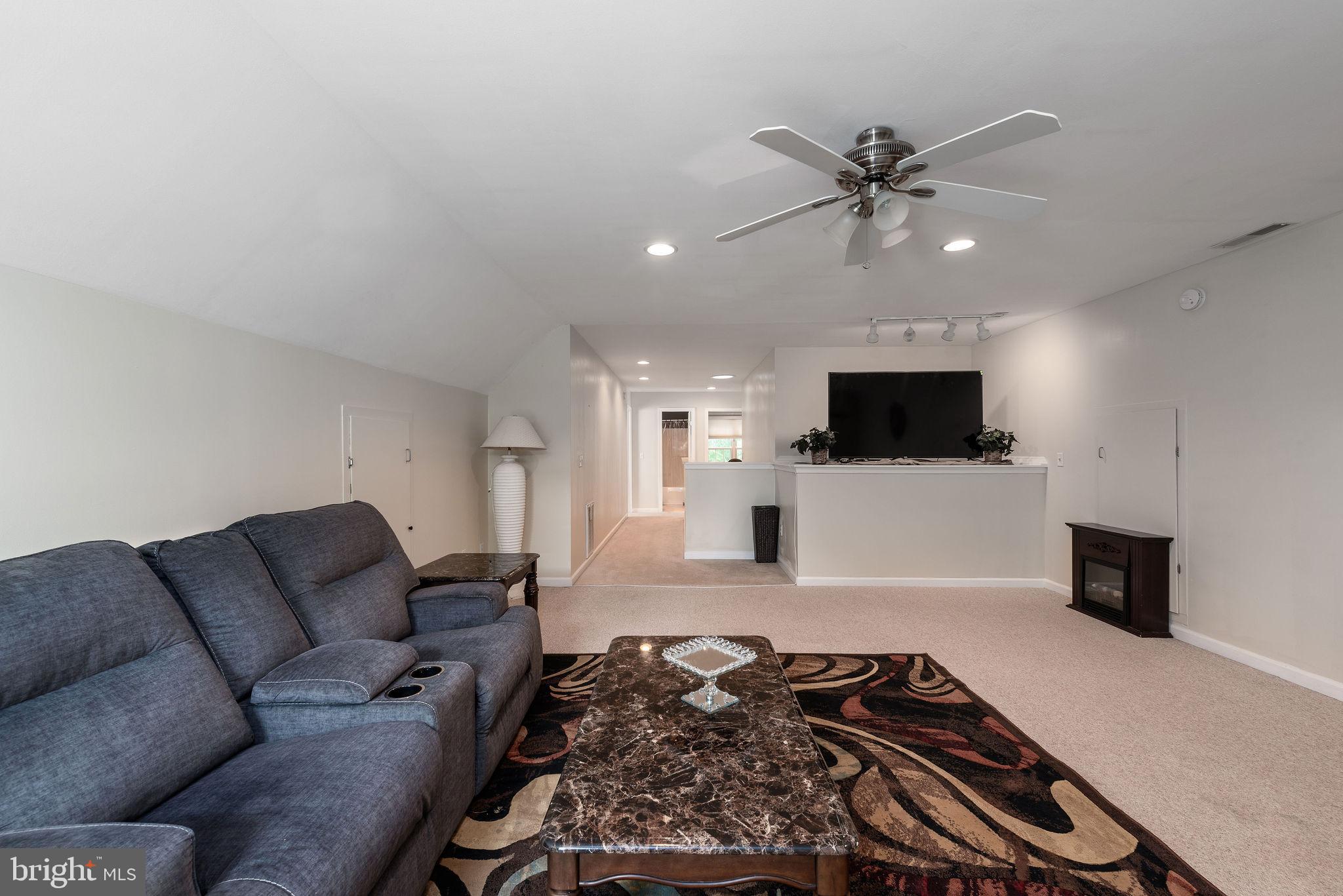 MEADOW BROOK - Residential