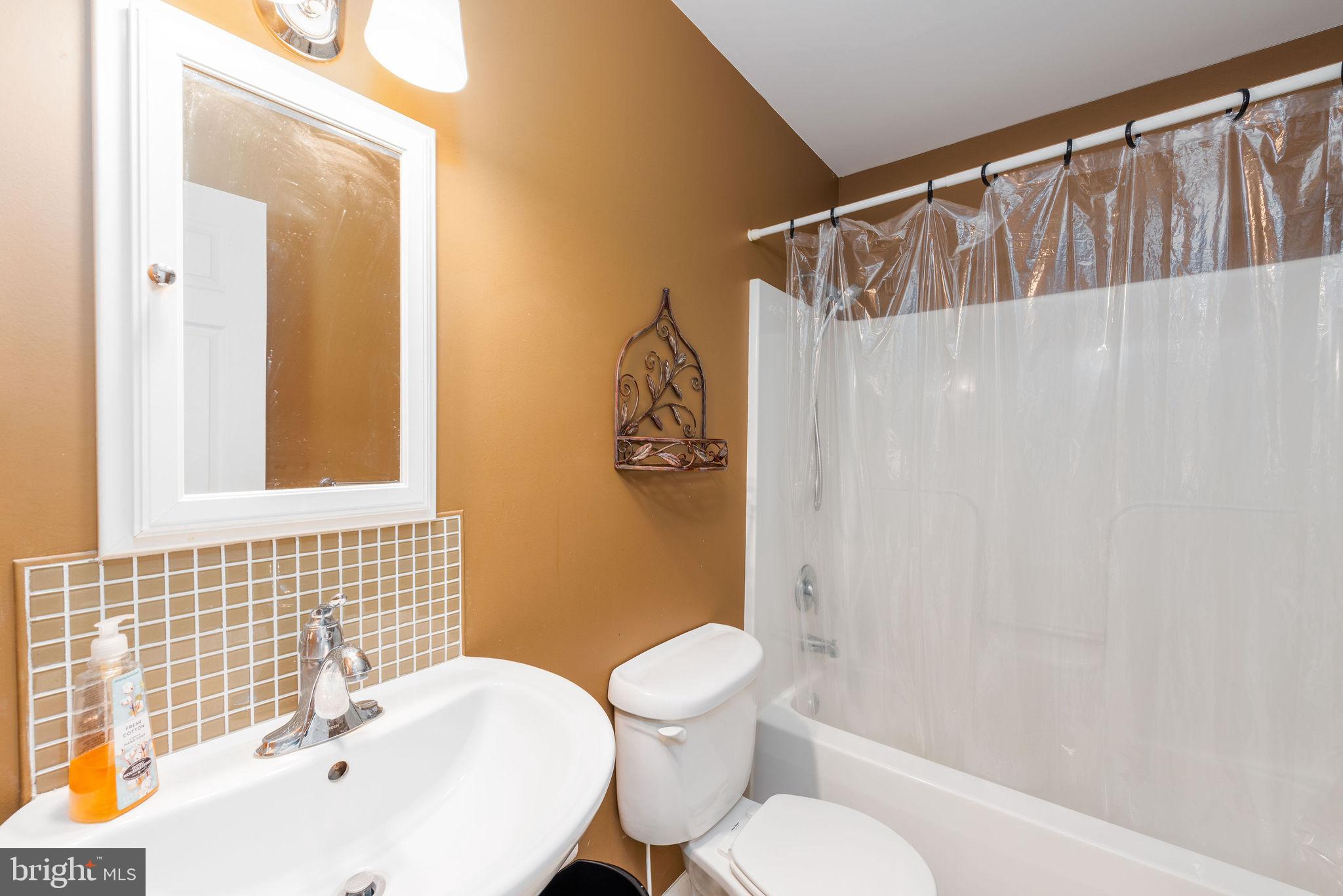 MEADOW BROOK - Residential