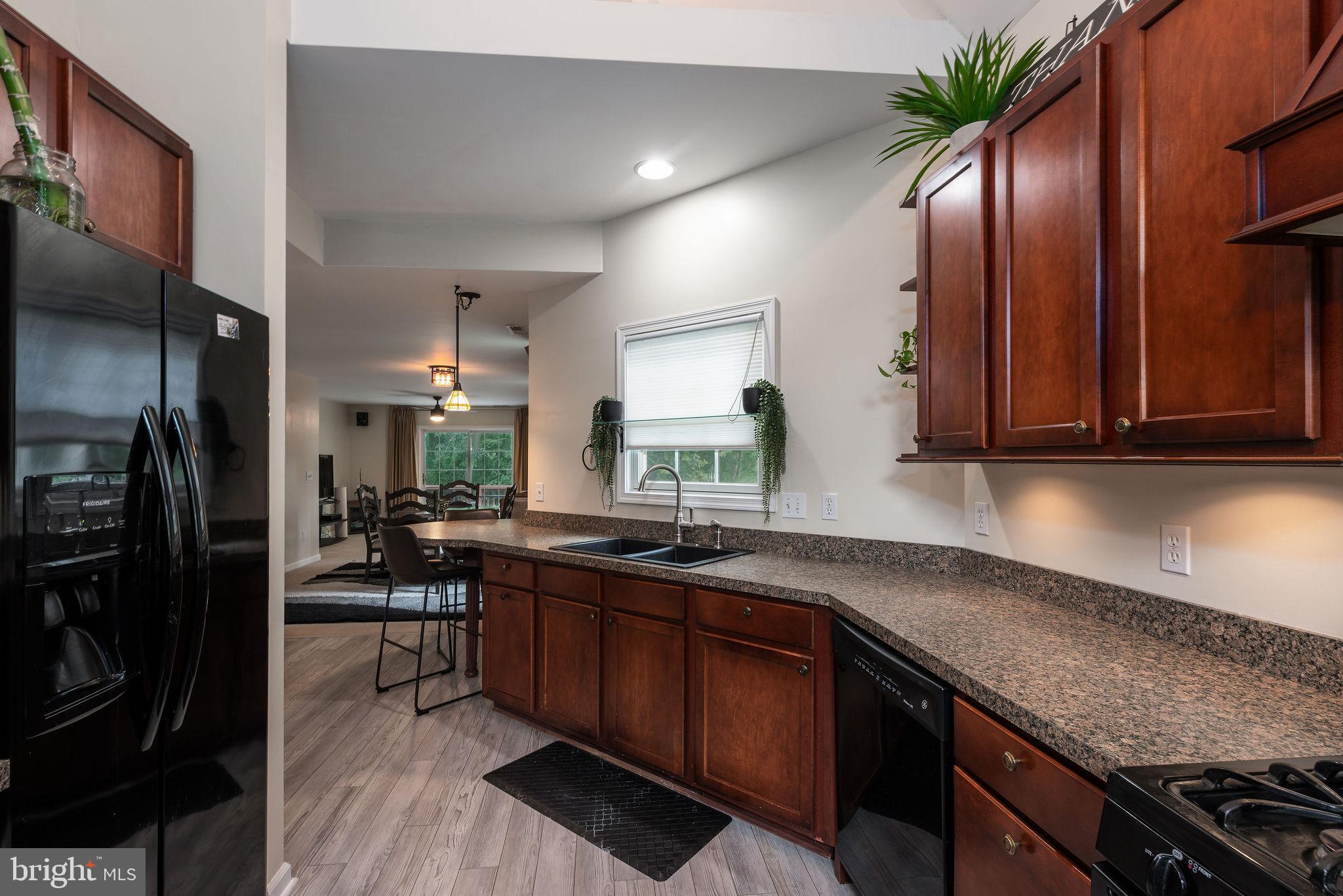 MEADOW BROOK - Residential