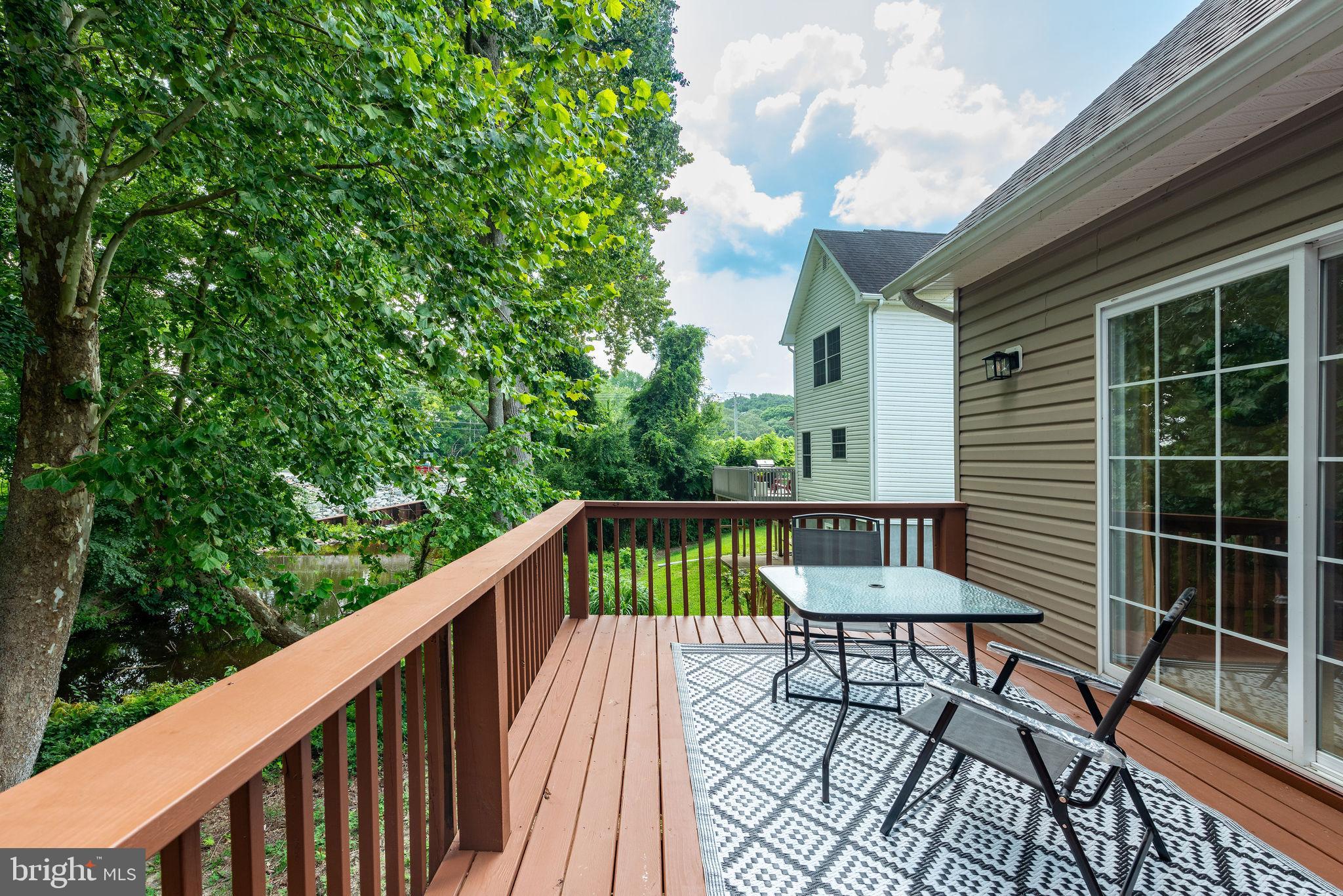 MEADOW BROOK - Residential