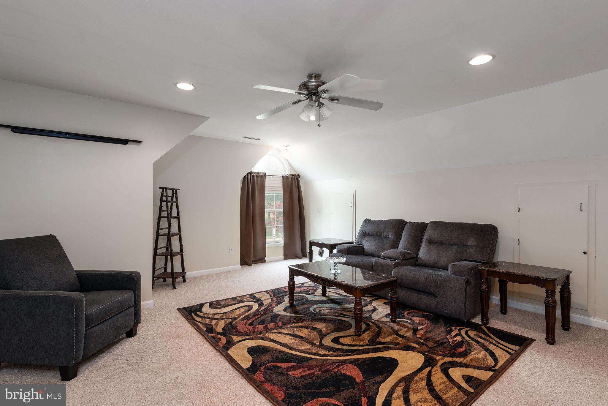 MEADOW BROOK - Residential