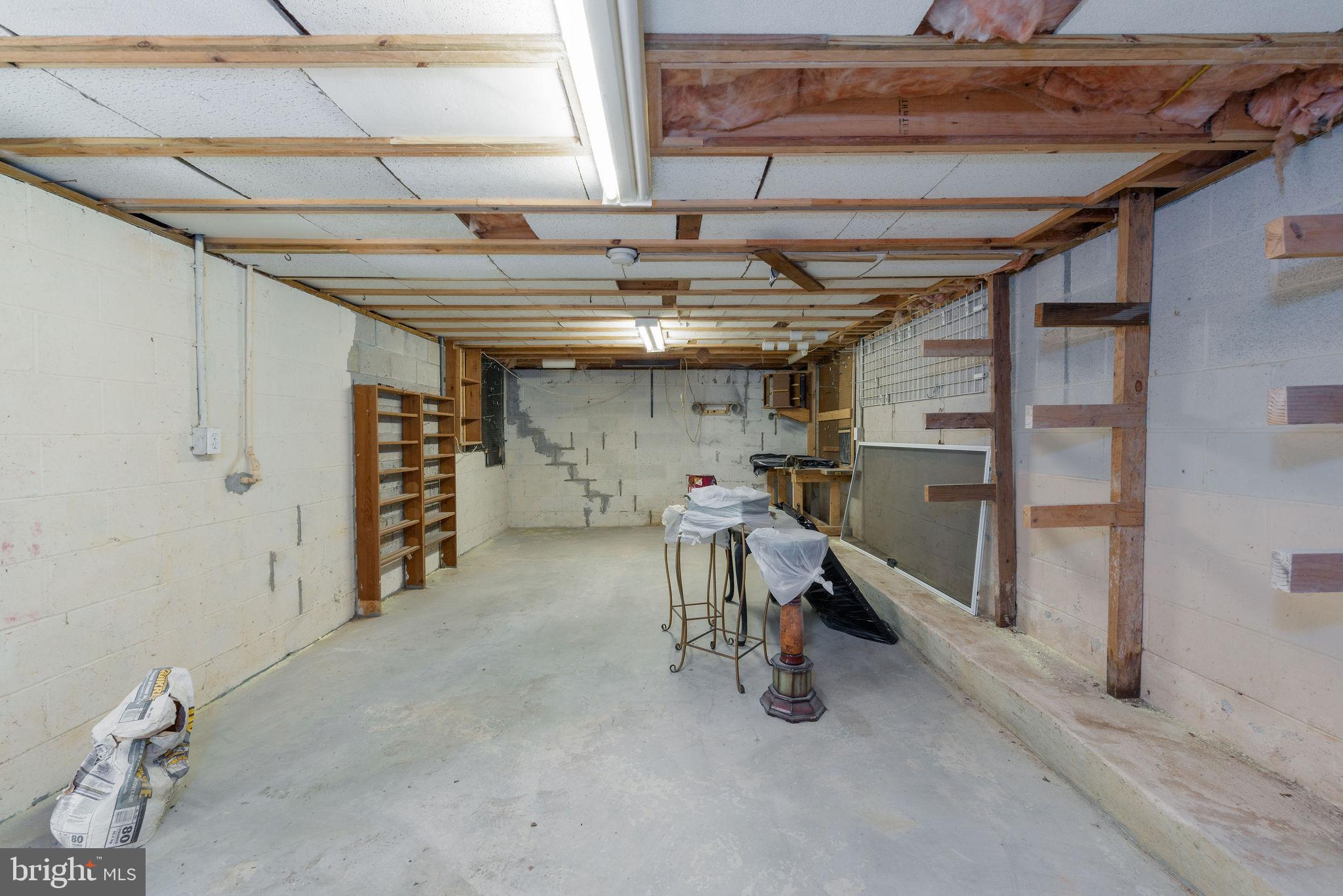 MEADOW BROOK - Residential