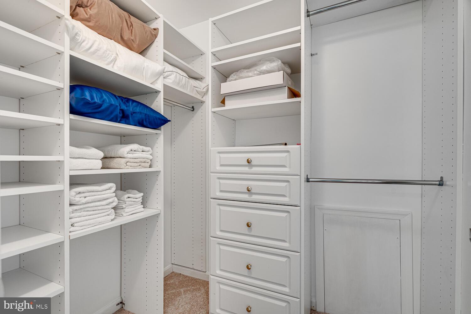 CASHELL WOODS - Residential