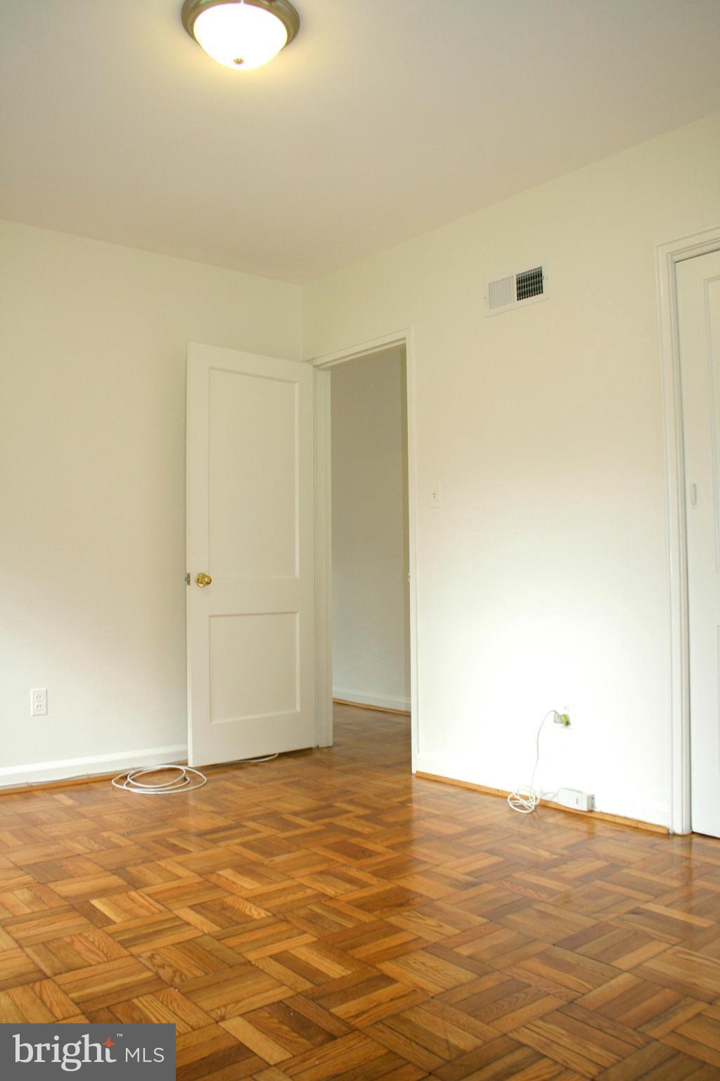 AYRLAWN - Residential Lease