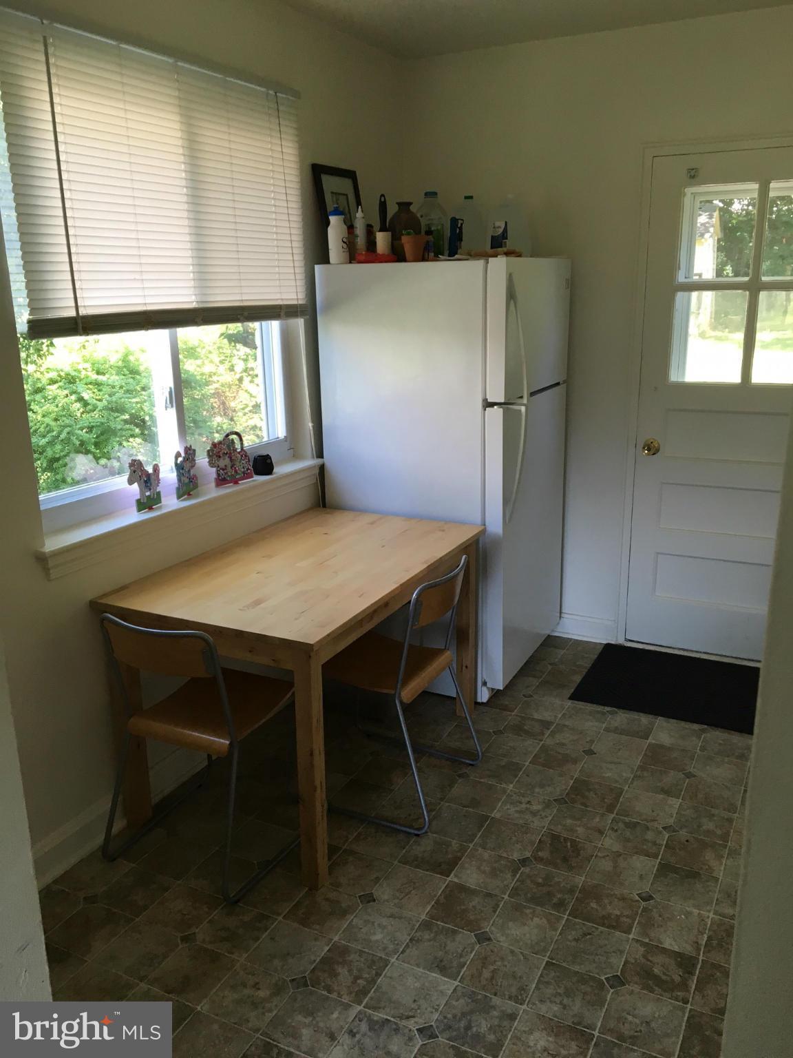 AYRLAWN - Residential Lease