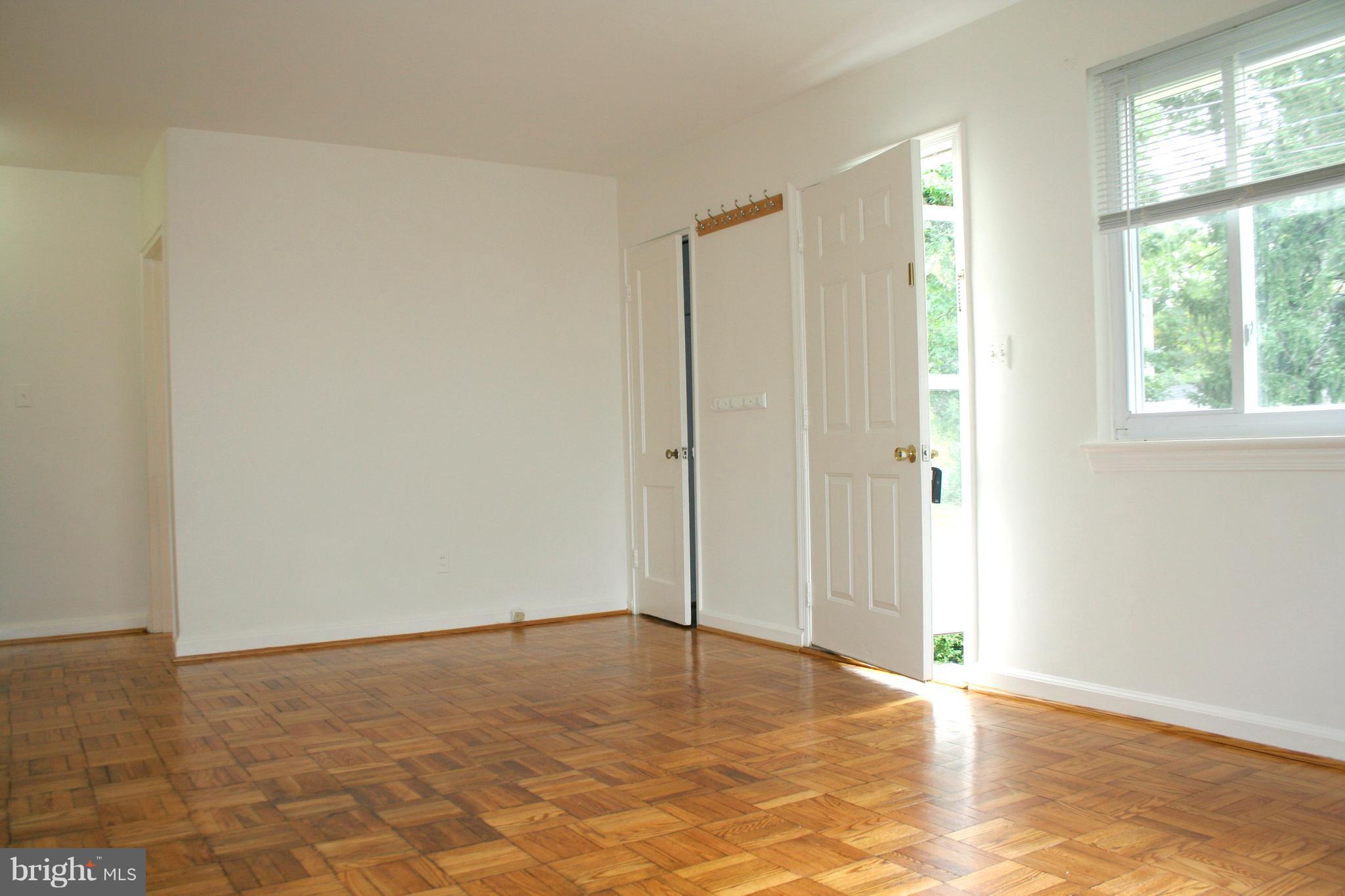 AYRLAWN - Residential Lease