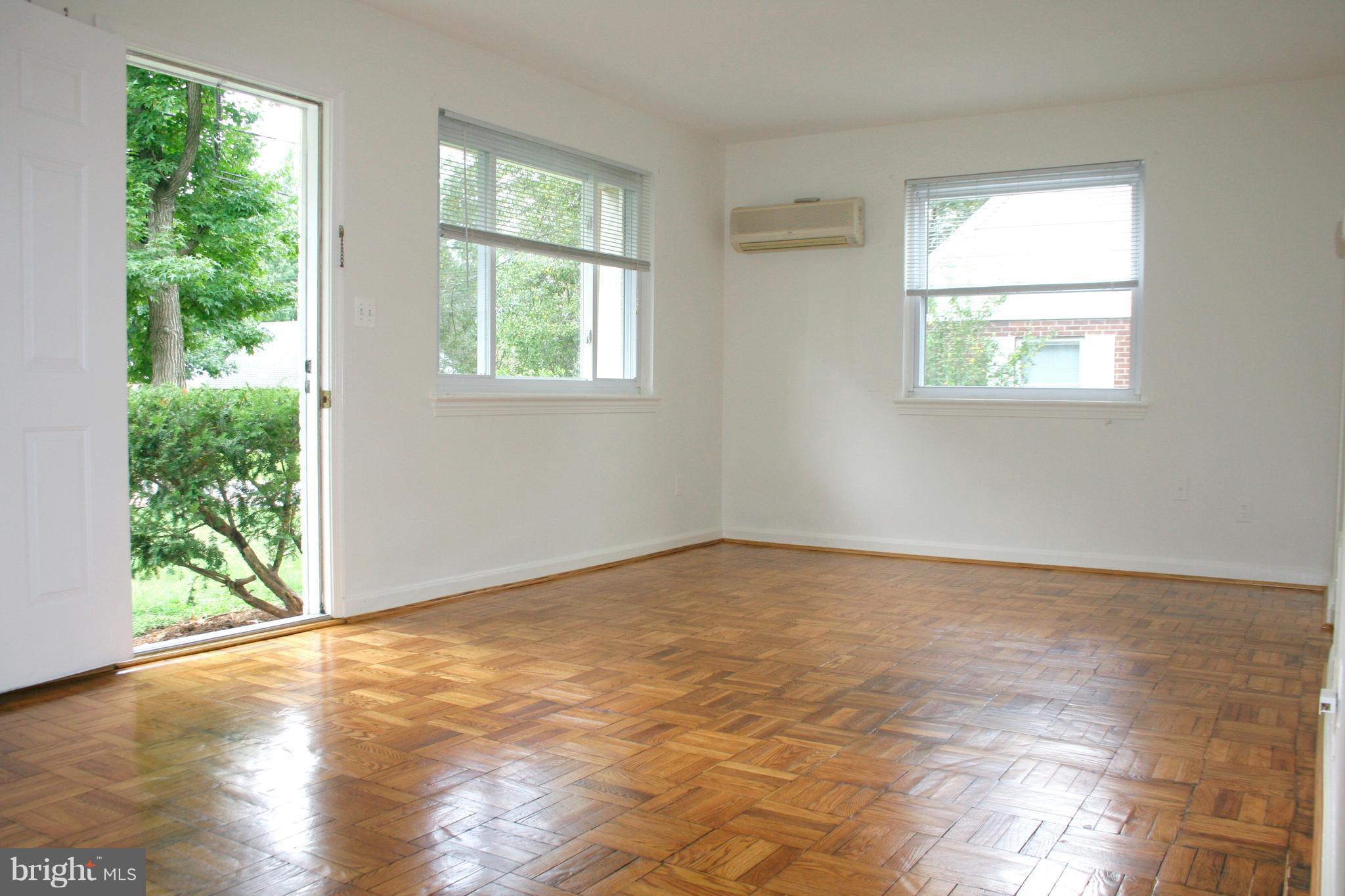 AYRLAWN - Residential Lease