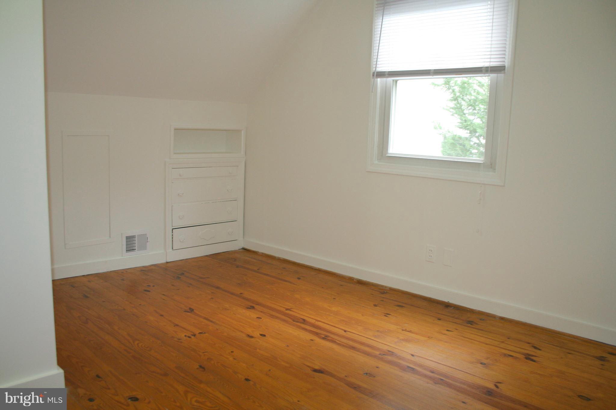 AYRLAWN - Residential Lease