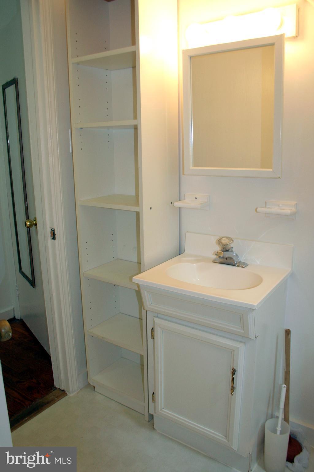 AYRLAWN - Residential Lease