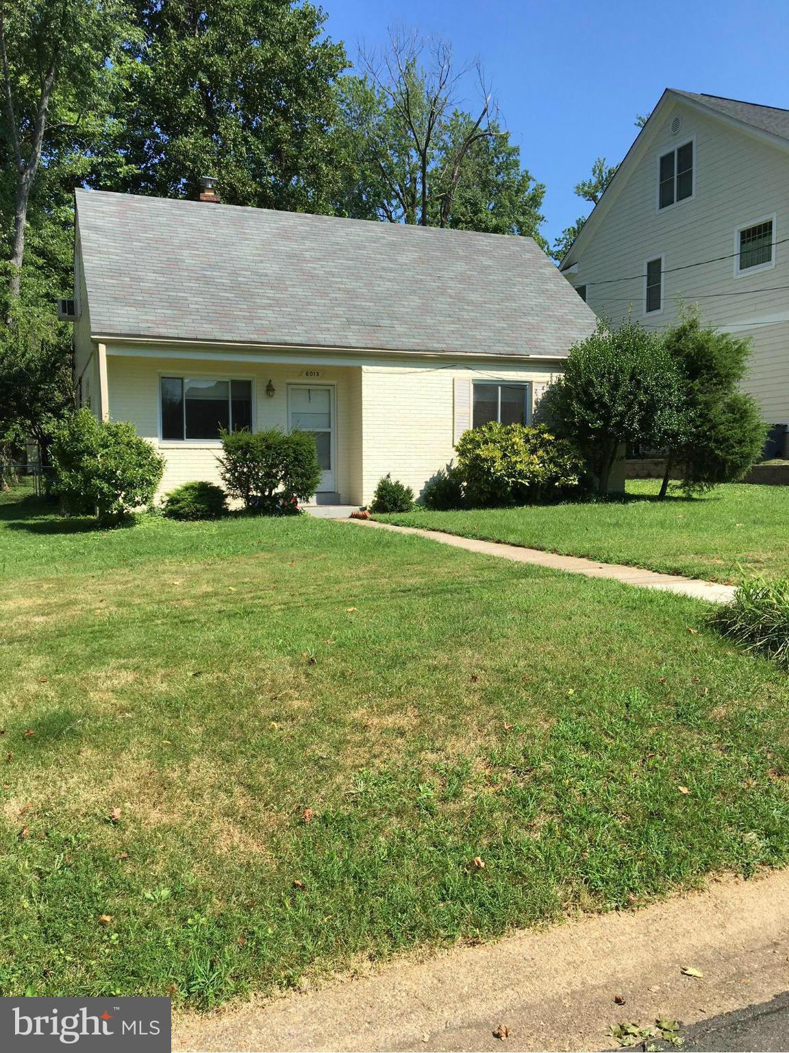 AYRLAWN - Residential Lease