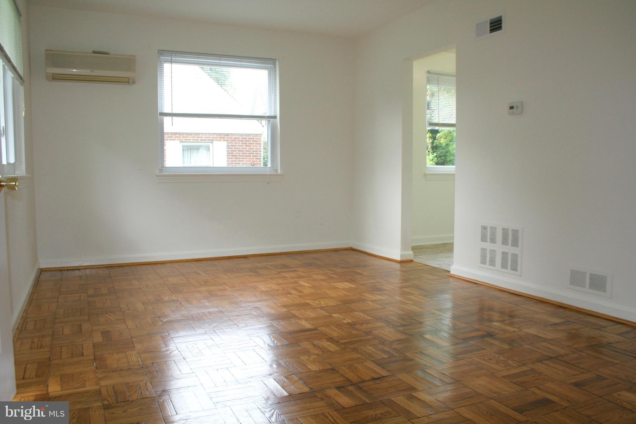 AYRLAWN - Residential Lease