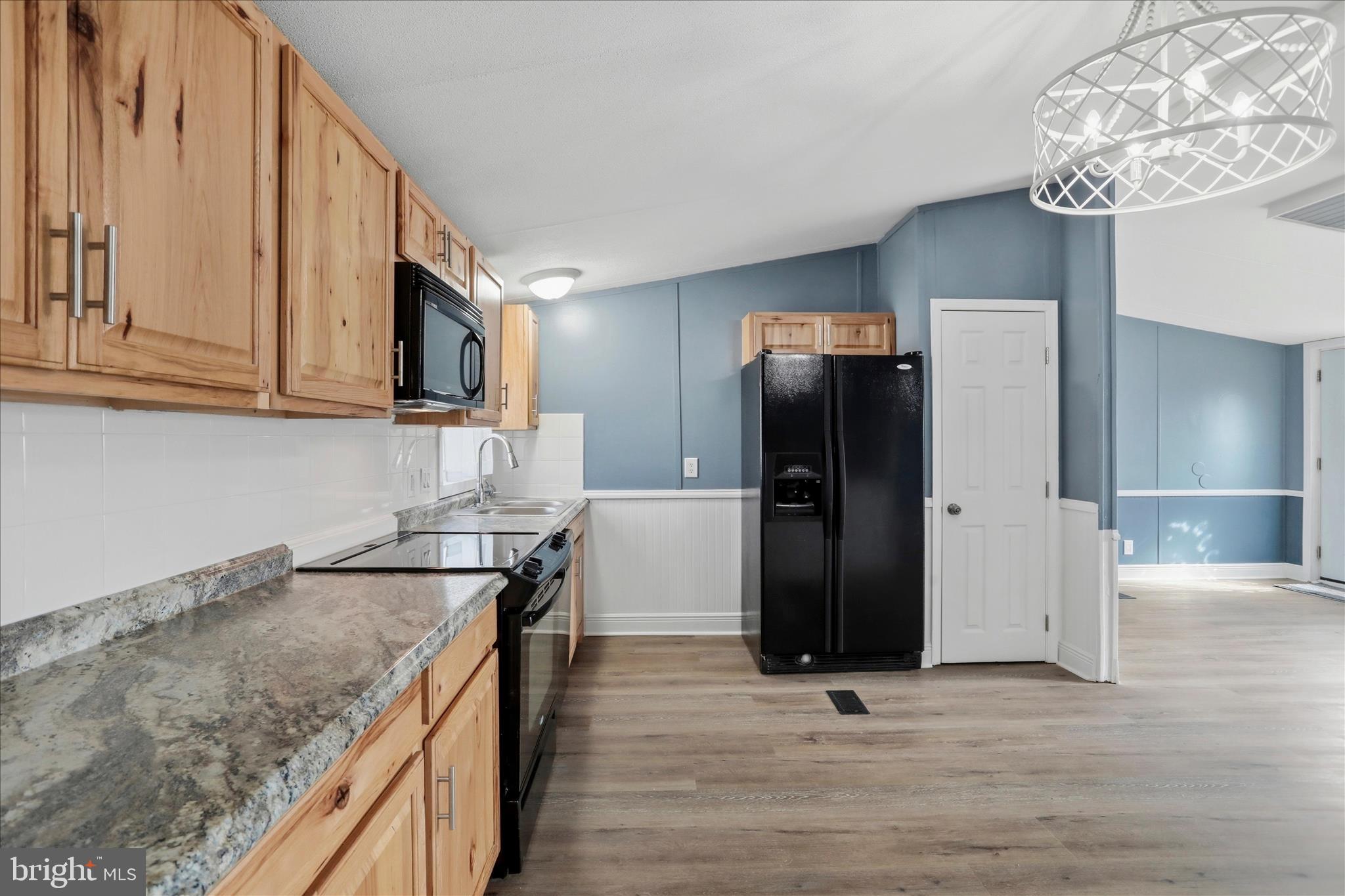 ROYAL CREST ESTATES - Residential