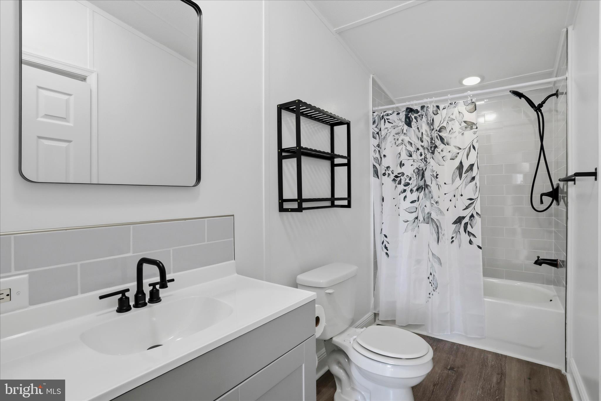 ROYAL CREST ESTATES - Residential