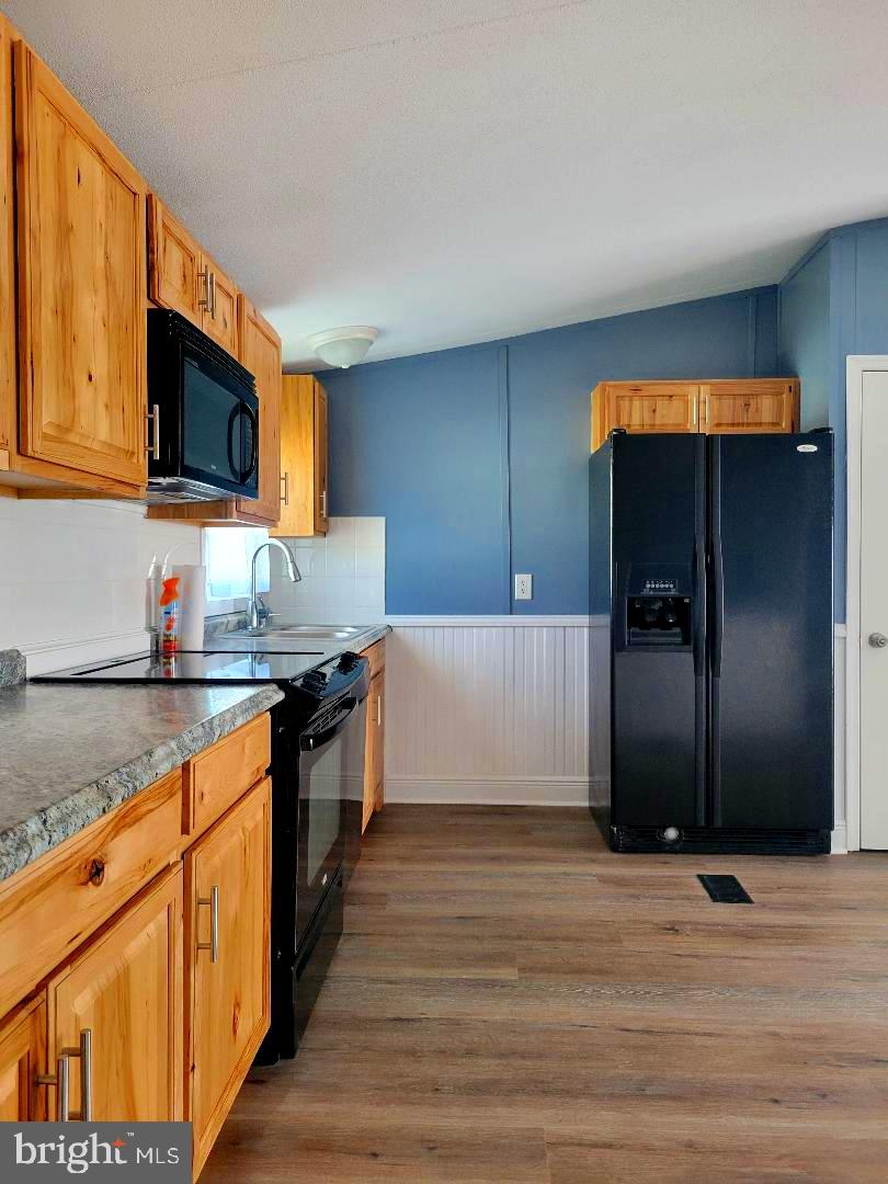 ROYAL CREST ESTATES - Residential