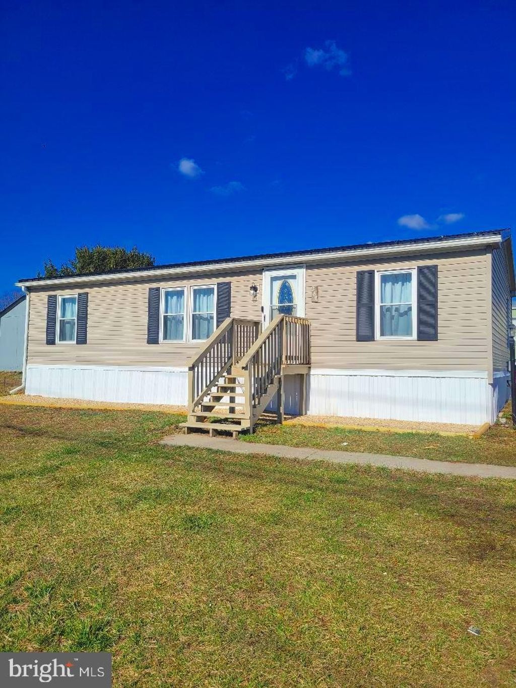 Photo of 287 Royal Crest Dr, MARTINSBURG, WV 25401 (MLS # WVBE2049012)