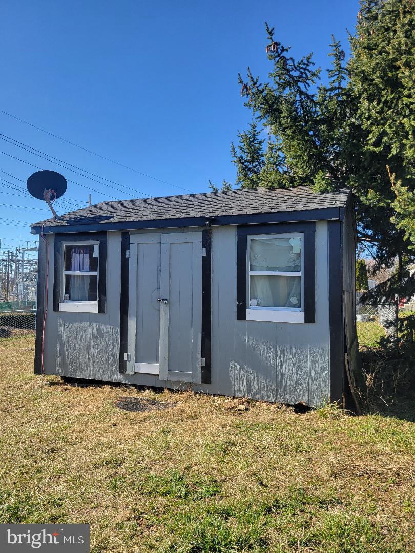 287 ROYAL CREST DRIVE