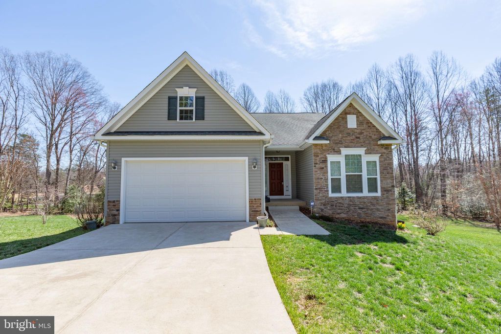 Photo of 400 Telegraph Road, STAFFORD, VA 22554 (MLS # VAST2047034)