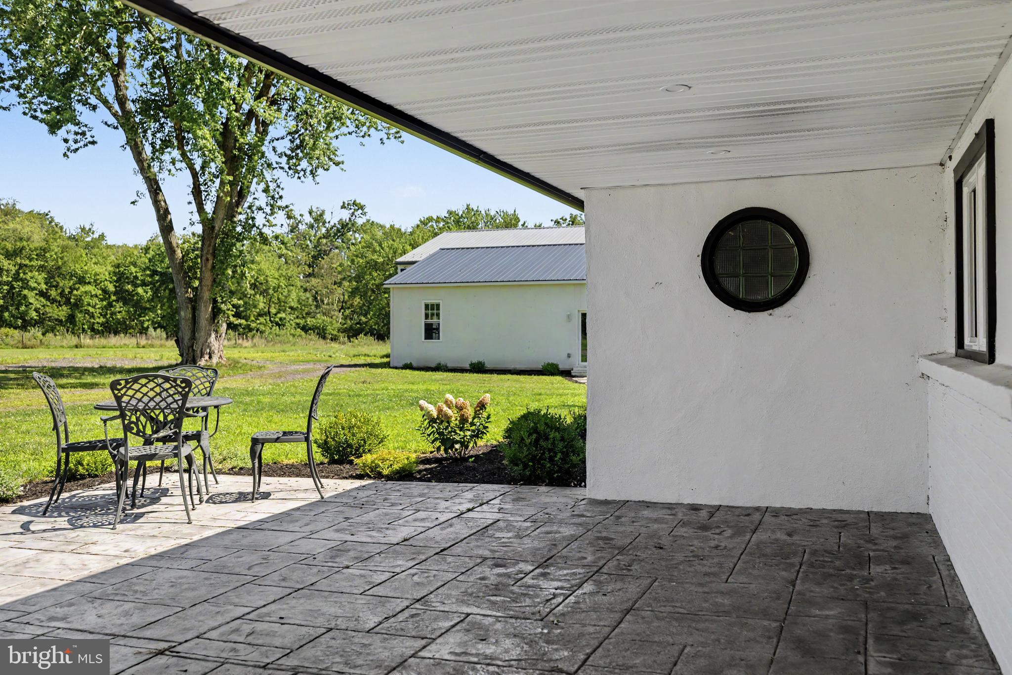 1104 BUCKS ROAD
