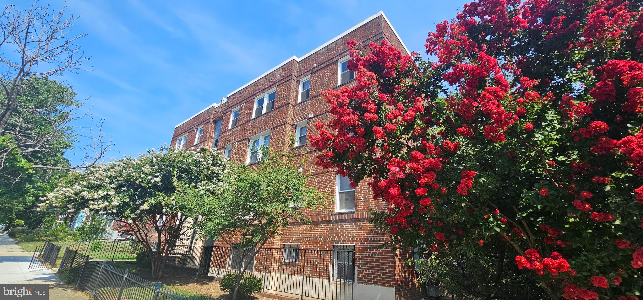 1380 BRYANT STREET NE 10
