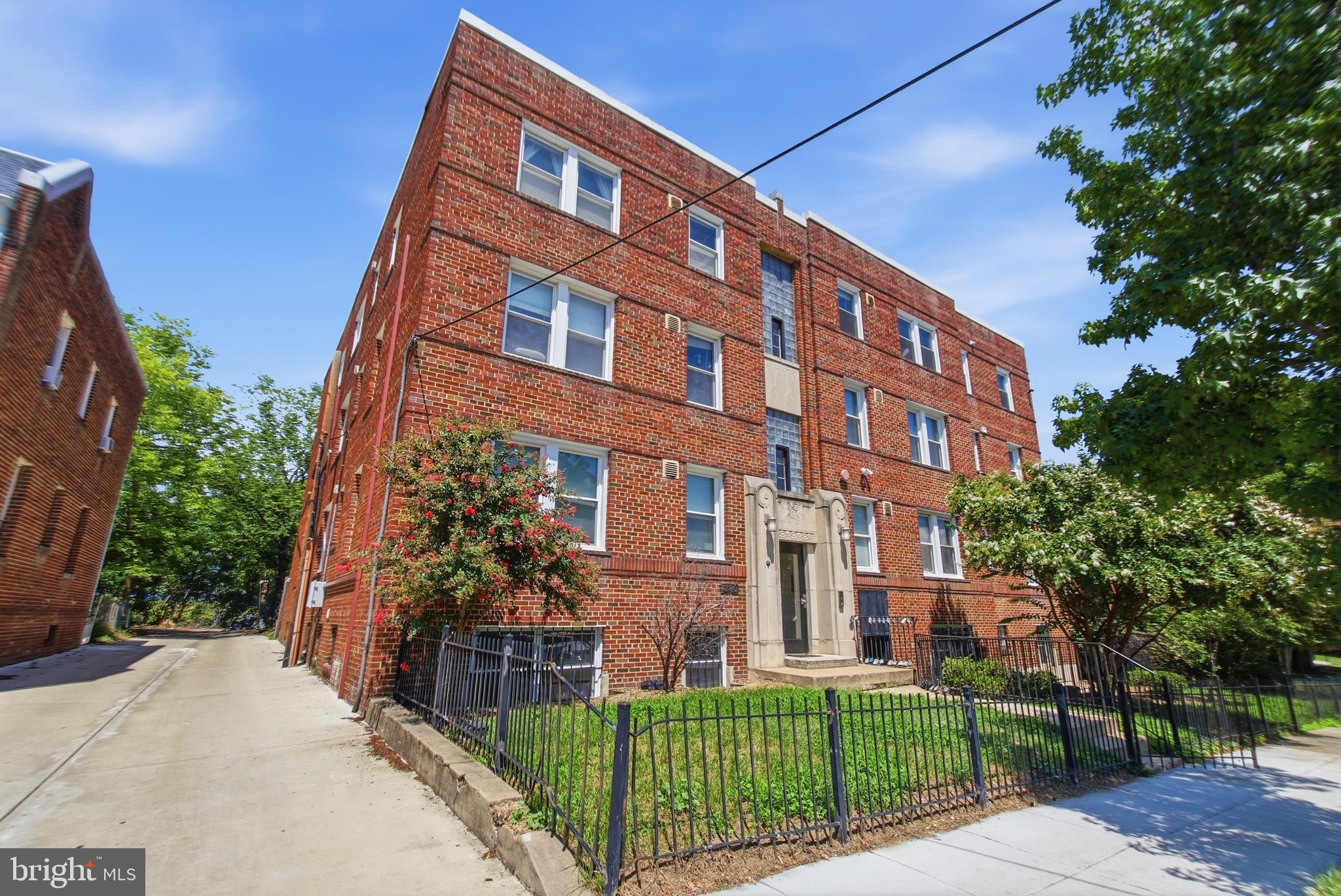 1380 BRYANT STREET NE 10