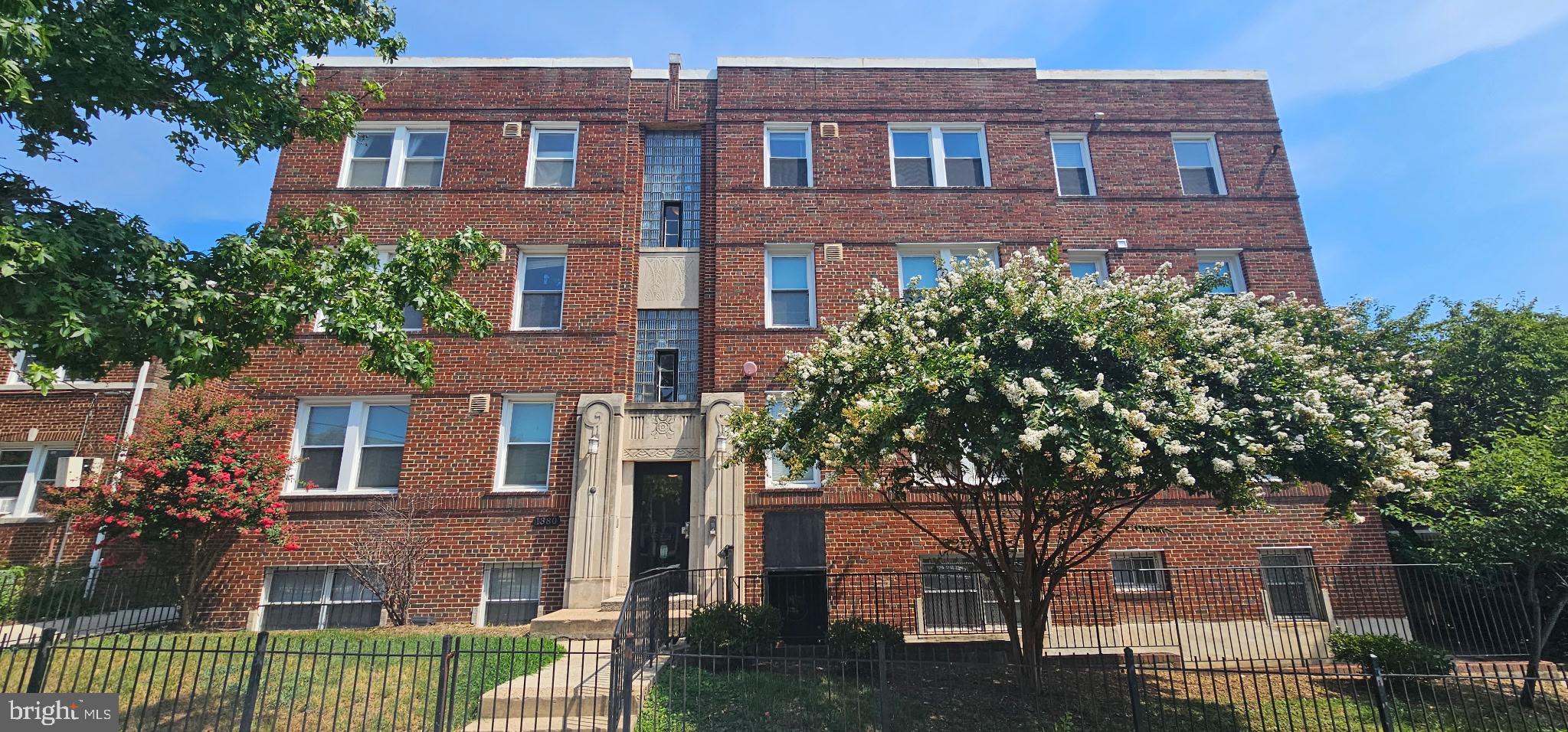 1380 BRYANT STREET NE 10