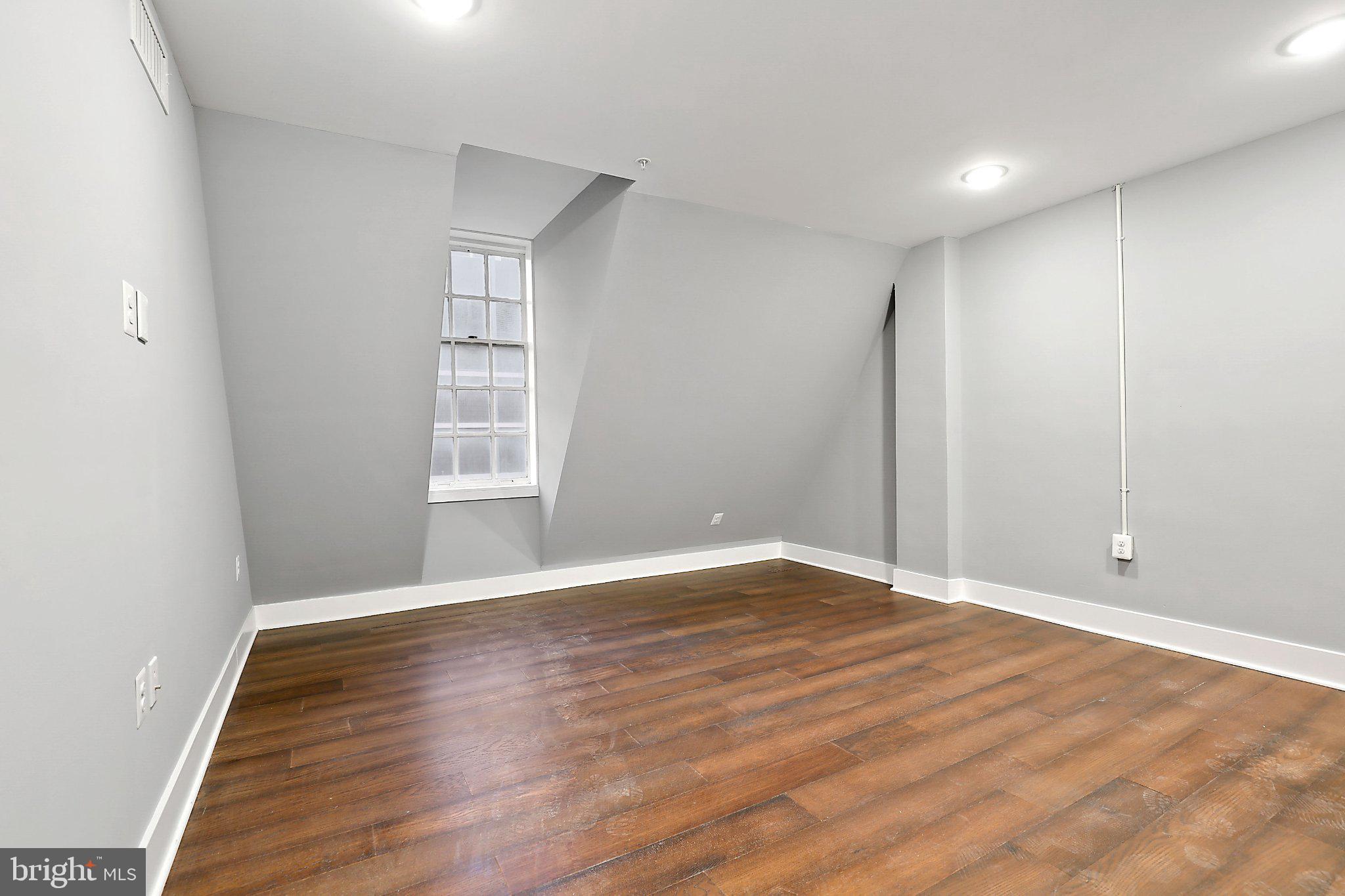19 E FAYETTE STREET 404