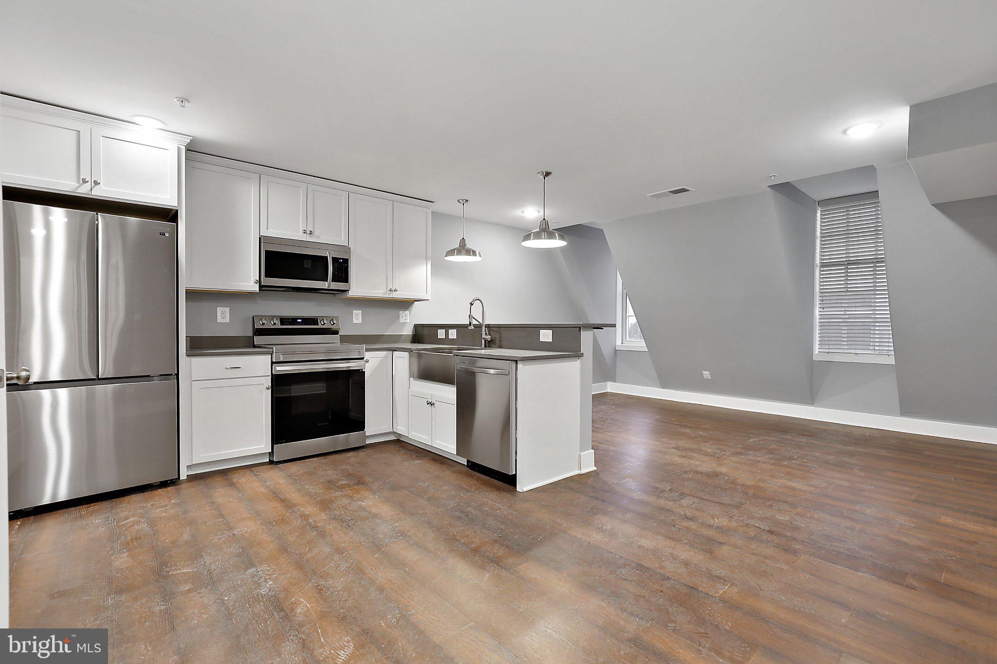 19 E FAYETTE STREET 404